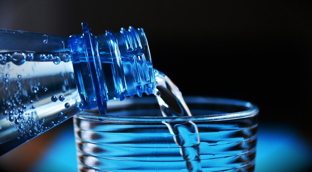 correcta hidratación de un litro y medio de agua